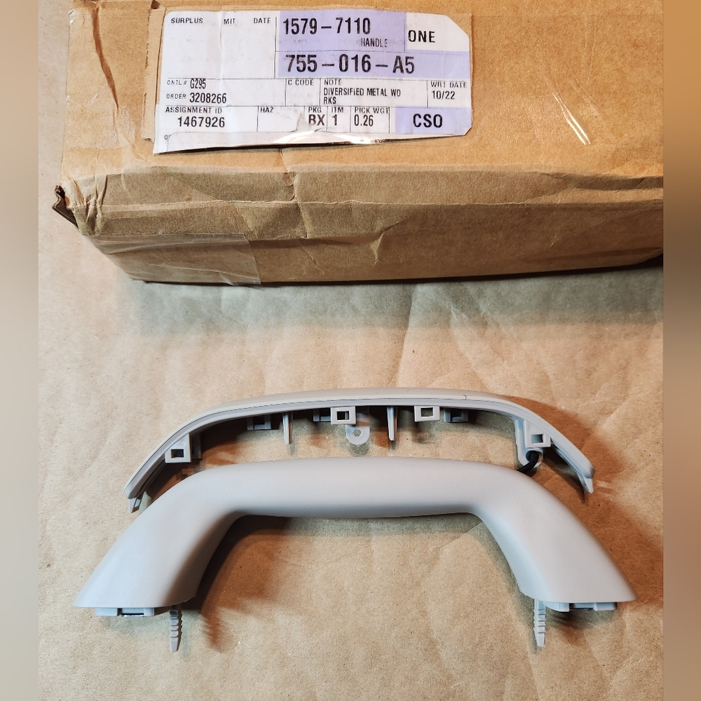 Hummer H2 2008-2010 Gray Interior Handle NWOT